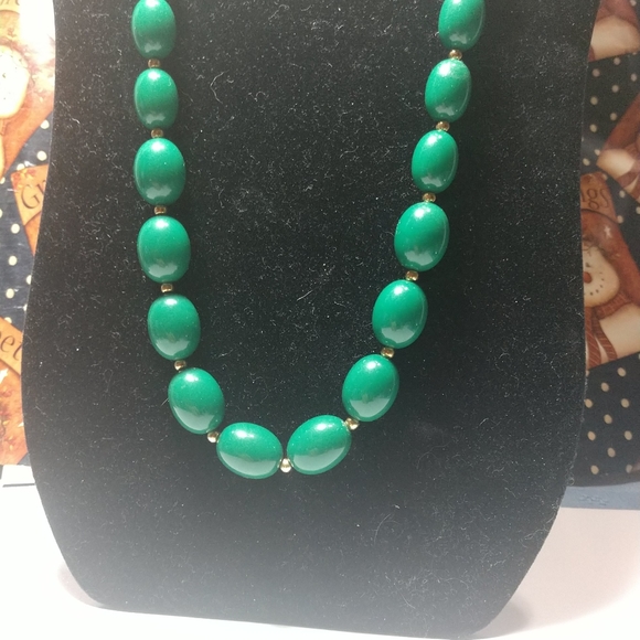 Monet Green & Gold Necklace Vintage 24K Gold Plated  26" Graduating Ovals - Picture 2 of 10